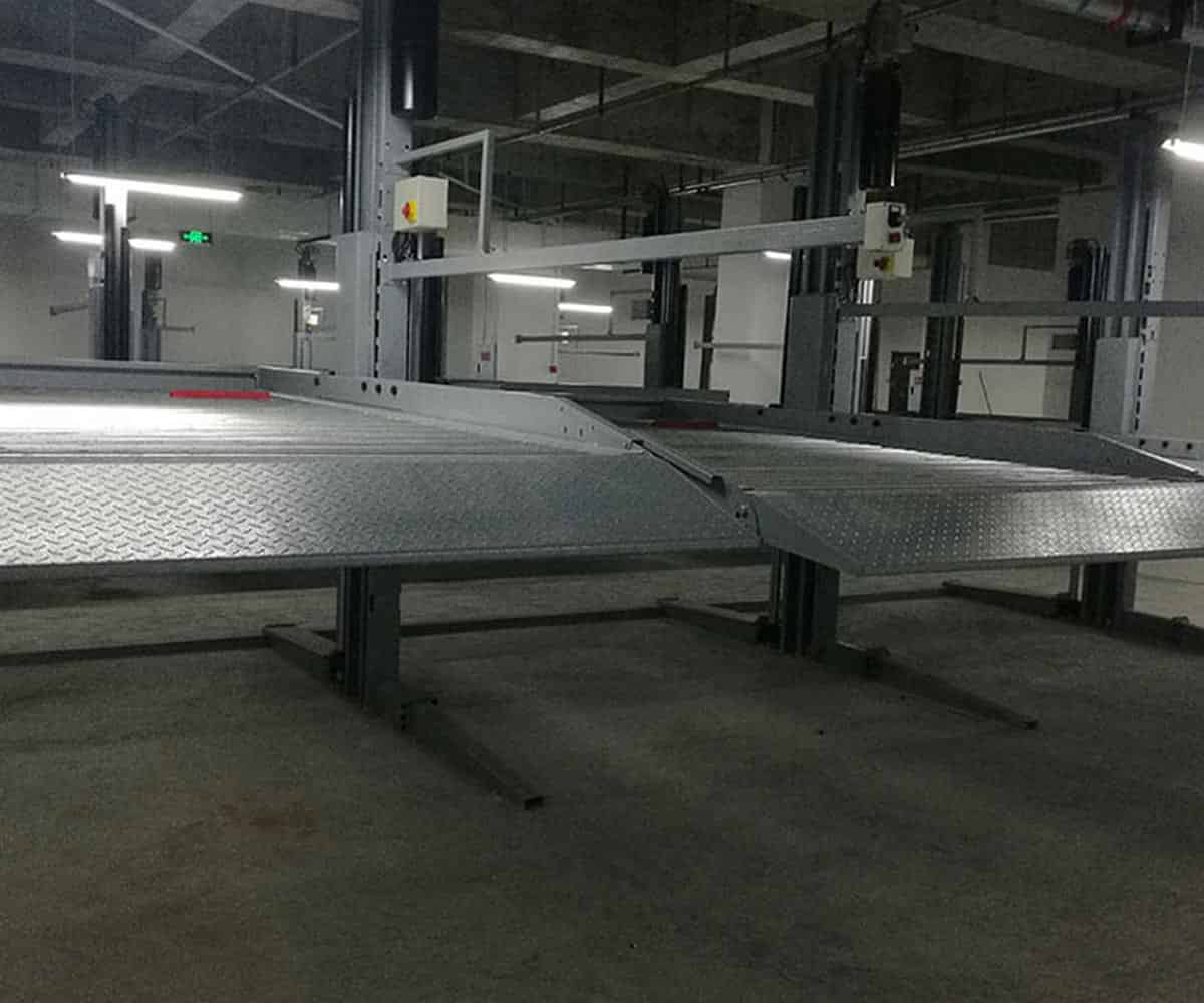渭濱三層升降橫移式機(jī)械式停車庫出租
